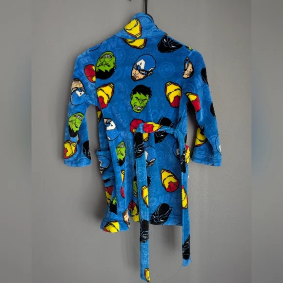Marvel Avengers kids robe size 6 Blue With waist tie.